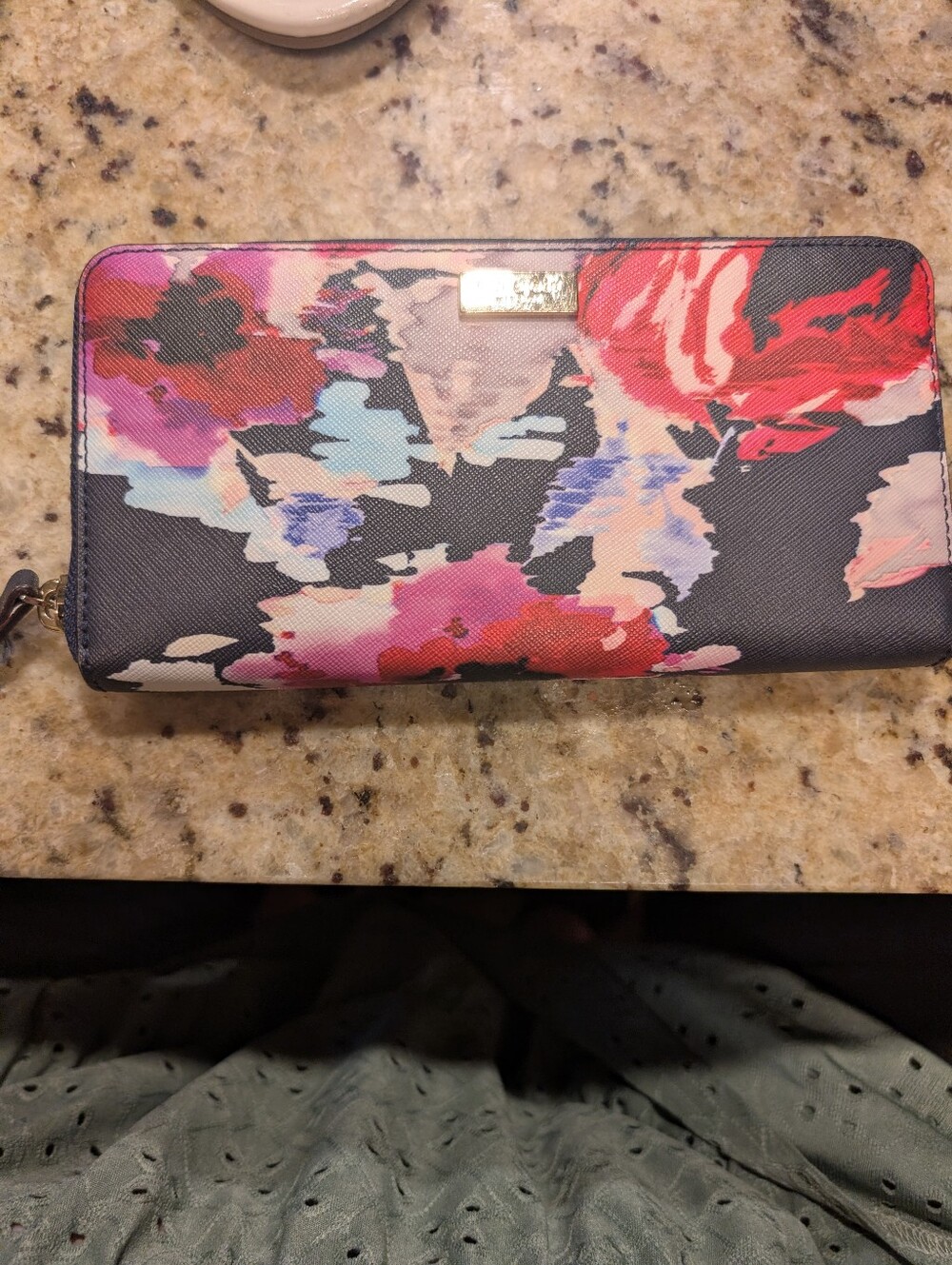 kate spade Watercolor Zip-Around Wallet - Saffiano Leather EuC